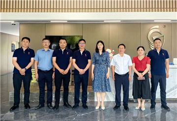 伍家岗区委副书记、组织部部长、统战部部长宋梅清莅临晟达保安公司调研指导工会工作